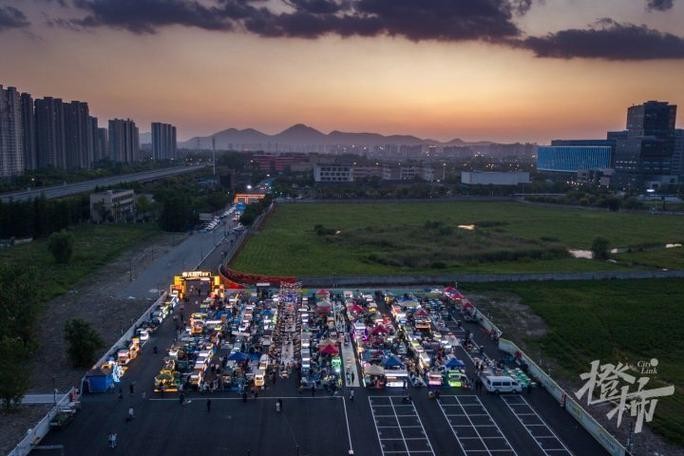 临平最大网红夜场在哪里 临平最大的夜市