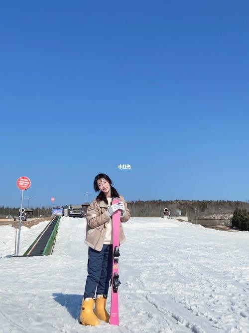 五龙山夜场滑雪多少钱 五龙山滑雪装备需要钱吗