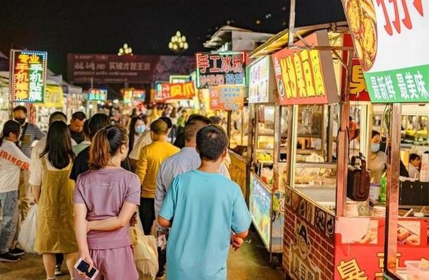 什邡哪里有卖夜场衣服的 什邡夜市在哪条街