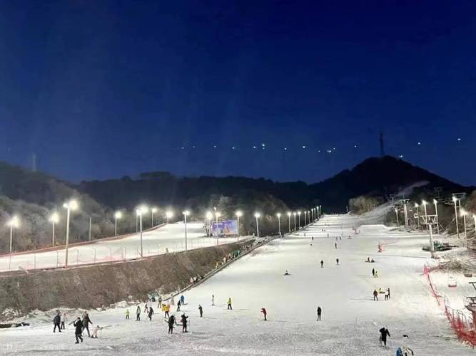 北京为什么夜场滑雪便宜 北京夜间滑雪场