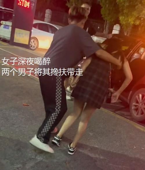 同情夜场女孩怎么聊天呢 夜场女孩和客人聊什么