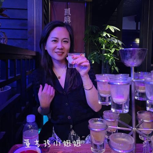 在夜场化妆师能挣多少钱 在夜场化妆师能挣多少钱一个月