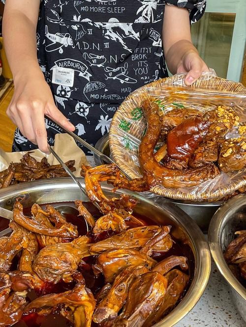 在夜场卖卤菜怎么样呢 在夜场卖卤菜怎么样呢视频