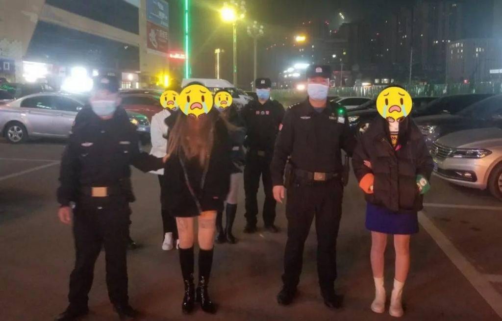 在夜场怎么做领队呢女生 在夜场怎么做领队呢女生图片