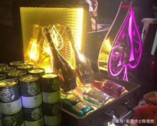 夜场为什么要灌别人酒呢 为什么夜店的酒那么贵