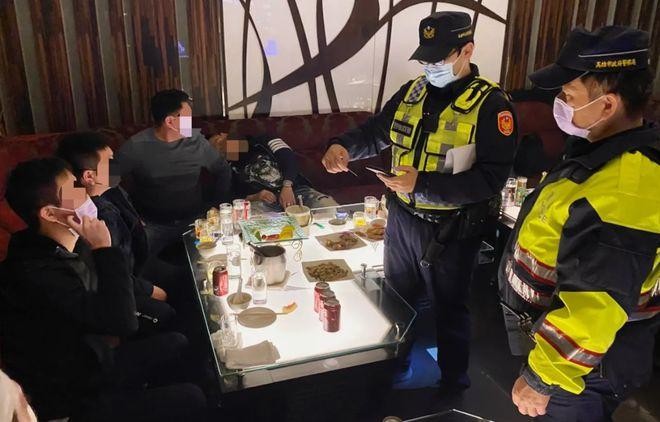 夜场保安打民警怎么处理 夜场保安打民警怎么处理视频