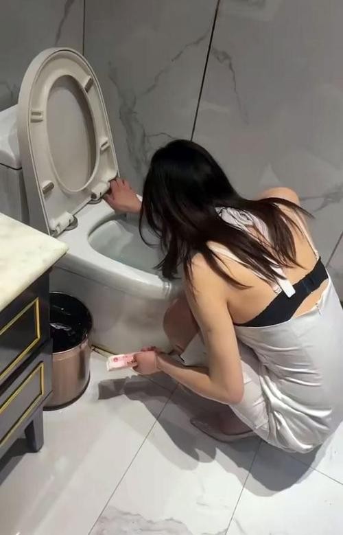 夜场女孩怎么赚钱快 夜场女孩怎么好上班？