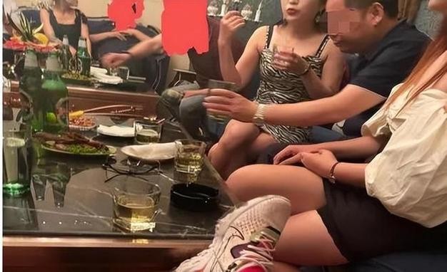 夜场女孩给经理送什么东西合适 夜场女孩给经理送什么东西合适一点