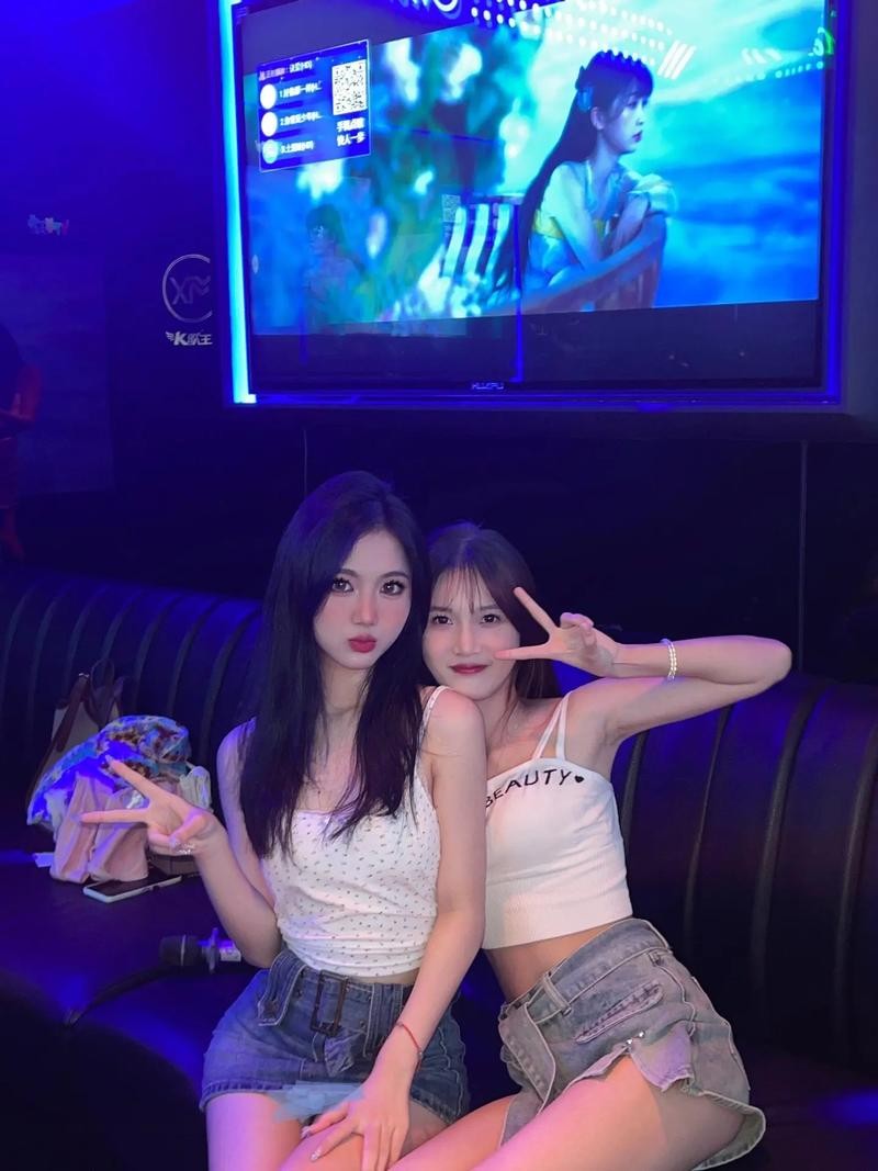 夜场女生蹭酒怎么说的幽默 夜场女生蹭酒怎么说的幽默点