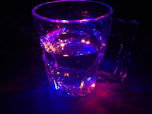 夜场怎么擦杯子的 夜店酒杯