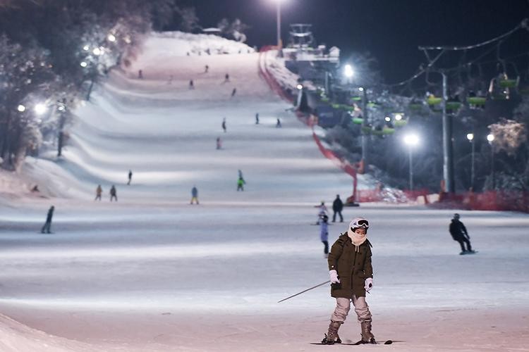 夜场滑雪怎么拍照 夜场 滑雪