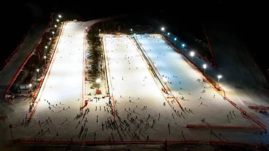 夜场滑雪推荐什么 夜场滑雪冷不冷