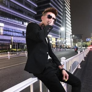 夜场男人怎么穿衣服 男士夜场穿着打扮