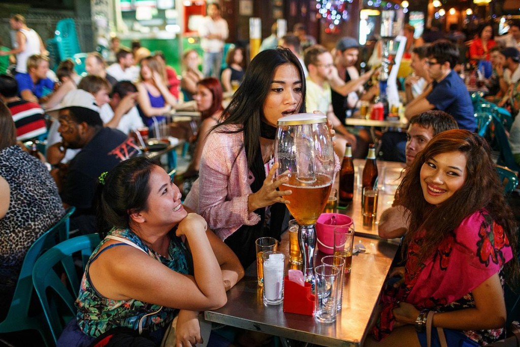 夜场的女孩都有一股什么气味 夜场女孩都干嘛