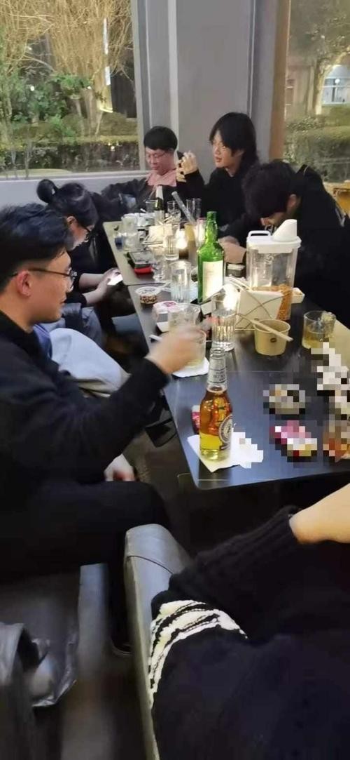 夜场酒吧老板是什么人啊 酒吧老板实力很大