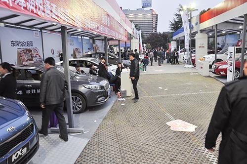 夜场附近的地摊在哪里进 夜场附近的地摊在哪里进入