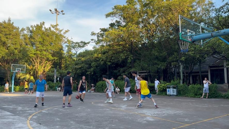 大同哪里有夜场篮球场地 大同哪个小区有篮球场