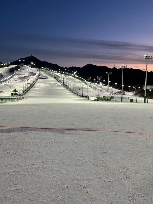 新郑夜场滑雪场在哪里啊 新郑夜场滑雪场在哪里啊多少钱