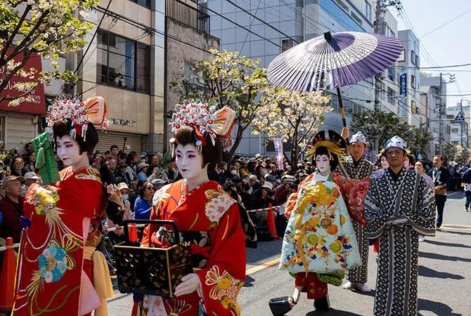 日本夜场头牌花魁是什么 日本传统花魁巡街